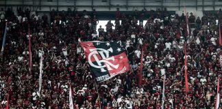 Torcida do Flamengo no Maracanã contra o São Paulo