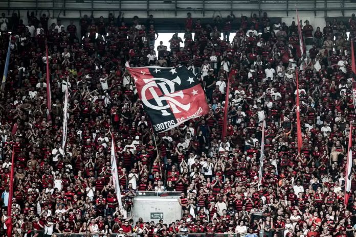 Torcida do Flamengo no Maracanã contra o São Paulo