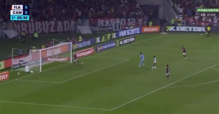 Varela-salva-gol-Flamengo-1-0-Atletico-MG-270725 Varela salva o Flamengo em chute de Rony