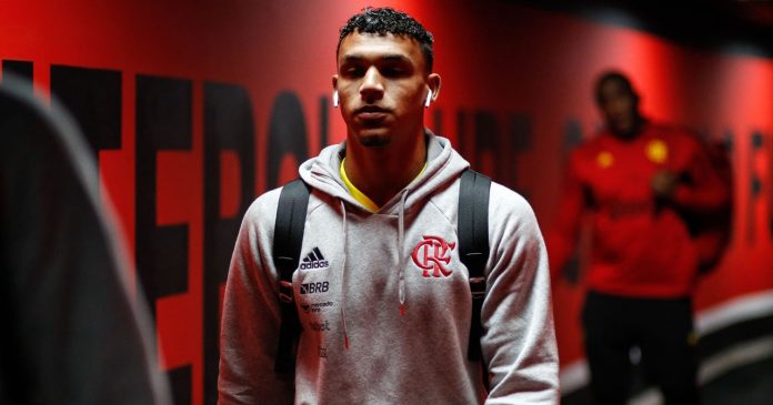 Victor Hugo meia do Flamengo