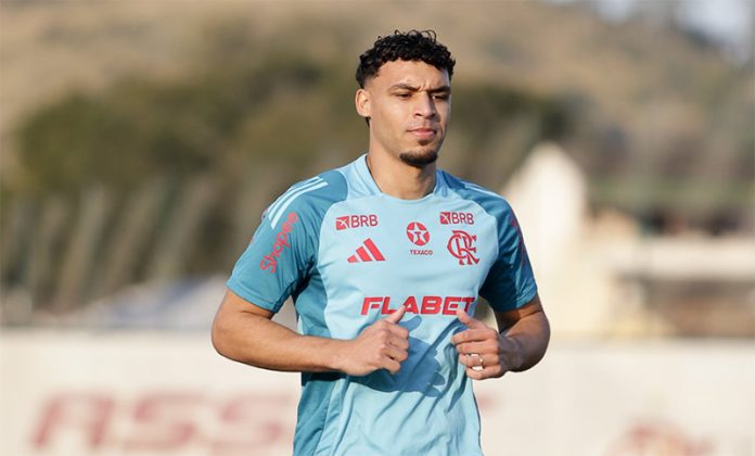 Victor Hugo em treino do Flamengo no Ninho do Urubu