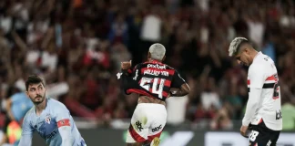 Wallace Yan marca o 2º gol do Flamengo contra o São Paulo