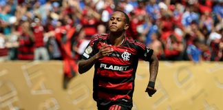 Wallace Yan marca contra o Chelsea no Mundial de Clubes