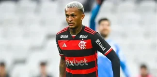 Wesley em campo pelo Flamengo