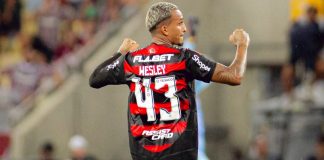 Wesley em campo pelo Flamengo