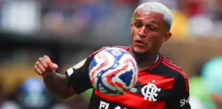 Wesley em campo pelo Flamengo contra o Chelsea
