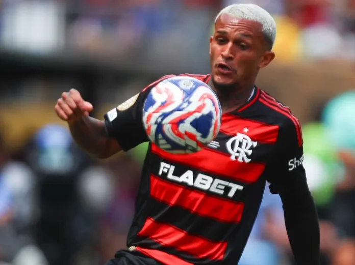 Wesley em campo pelo Flamengo contra o Chelsea