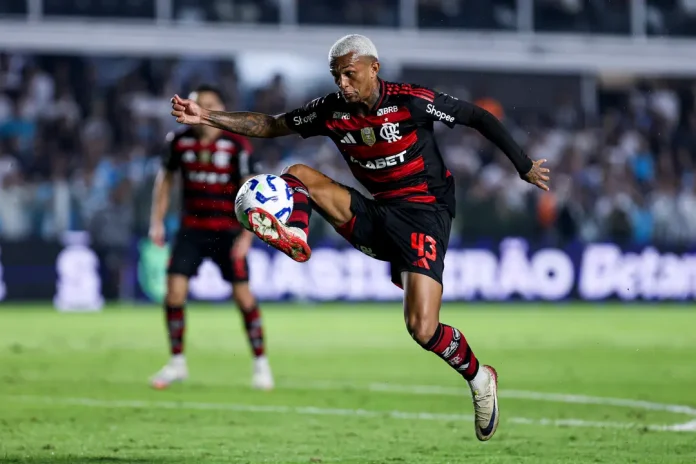 Wesley em campo pelo Flamengo
