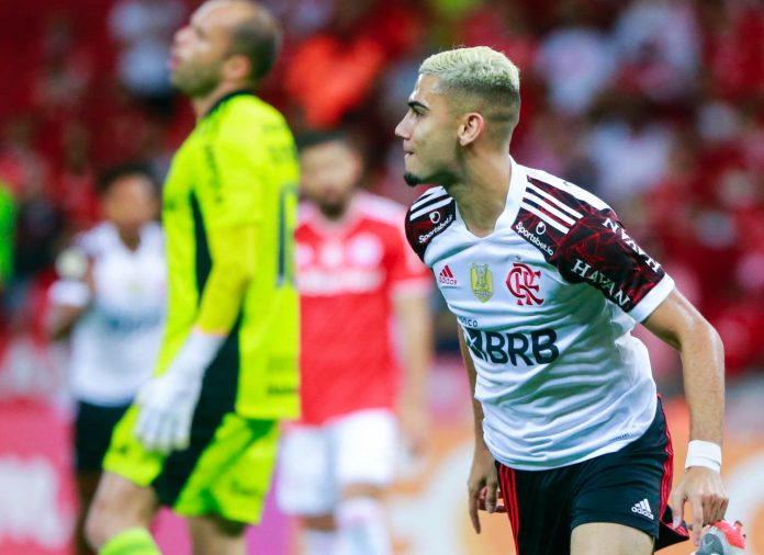 Andreas Pereira marca para o Flamengo contra o Internacional no Beira-Rio