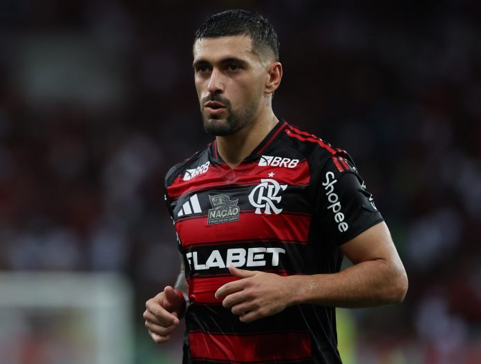 Arrascaeta em campo pelo Flamengo