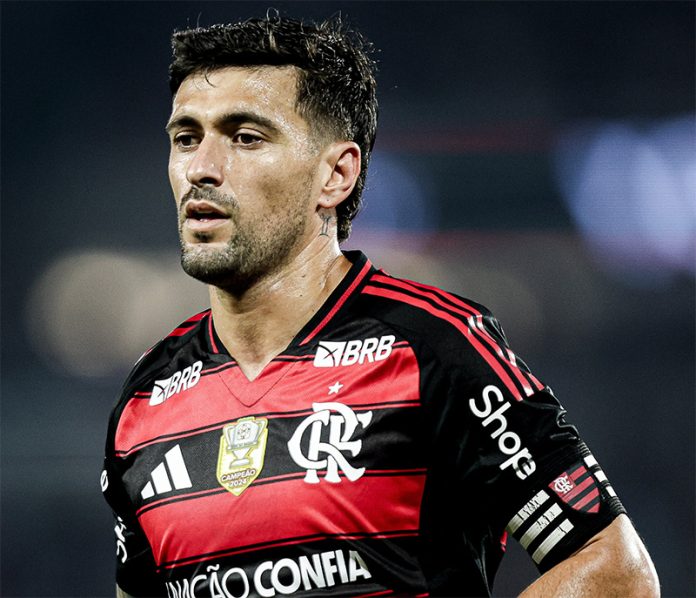 Arrascaeta em campo pelo Flamengo no massacre sobre o Vitória