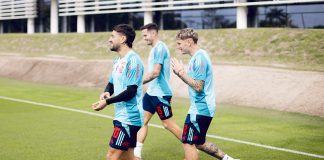 Arrascaeta, Saúl e Varela, em treino do Flamengo no Ninho do Urubu - FOTO: Adriano Fontes / Flamengo