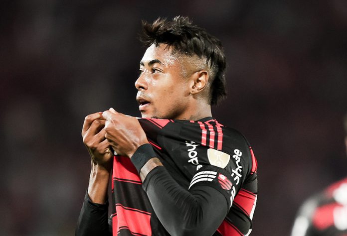 Bruno Henrique comemora o gol da vitória do Flamengo sobre o Internacional