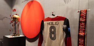Camisa do saudoso meia Adílio no Museu do Flamengo