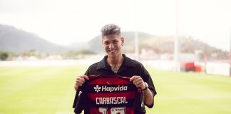Carrascal em sua chegada ao Flamengo no Ninho do Urubu - Foto: Adriano Fontes/Flamengo