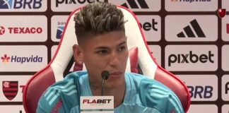 Carrascal em entrevista coletiva na sua apresentação ao Flamengo
