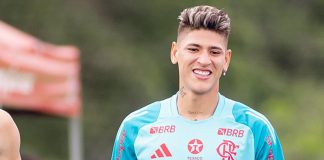 Carrascal em treino do Flamengo no Ninho do Urubu