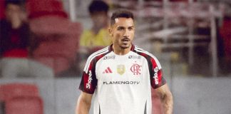 Danilo em campo pelo Flamengo na vitória sobre o Internacional - FOTO: Adriano Fontes / Flamengo