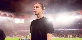 Filipe Luís em campo pelo Flamengo contra o Mirassol