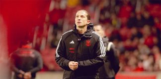Filipe Luís em campo pelo Flamengo contra o Internacional pela Libertadores