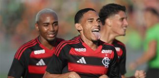 Gusttavo Sousa comemora gol pelo Flamengo sub-20