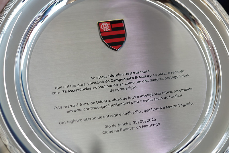 Homenagem ao uruguaio no Ninho do Urubu - FOTO: Gilvan de Souza / Flamengo