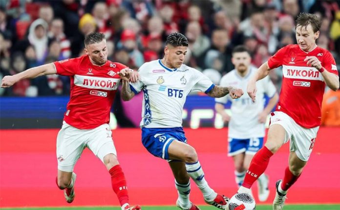 Carrascal em campo pelo Dínamo Moscou