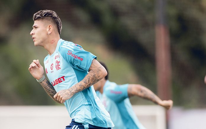 Carrascal em treino do Flamengo no Ninho do Urubu - FOTO: Adriano Fontes / Flamengo