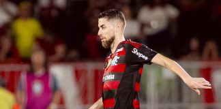 Jorginho em campo pelo Flamengo na goleada sobre o Vitória - FOTO: Adriano Fontes / Flamengo