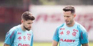 Jorginho e Saúl em treino do Flamengo no Ninho do Urubu