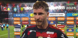 Léo Pereira em entrevista no intervalo do jogo contra o Mirassol