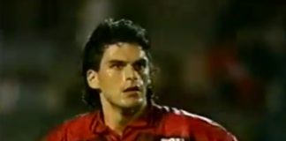 O argentino Mancuso em campo pelo Flamengo na vitória por 2×0 sobre o Botafogo no dia 15 de setembro de 1996