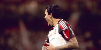 Pedro comemora um dos seus gols na vitória do Flamengo sobre o Internacional - FOTO: Adriano Fontes / Flamengo