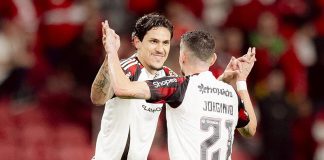 Pedro e Jorginho comemoram o 2º gol do Flamengo na vitória sobre o Internacional - FOTO: Adriano Fontes / Flamengo