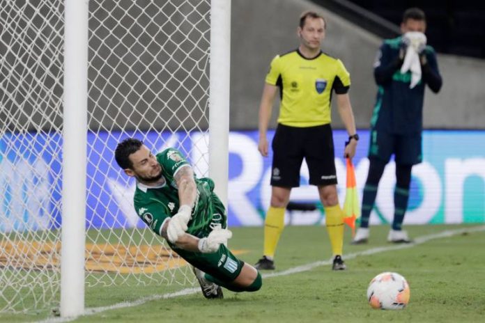 Goleiro do Racing defende a cobrança de Willian Arão na eliminação do Flamengo em 2020