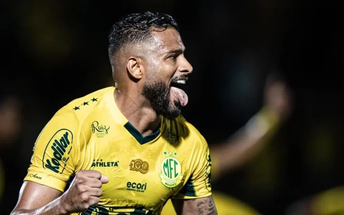 Reinaldo-Mirassol Reinaldo em campo pelo Mirassol