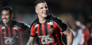 Renato Kayzer atacante do Vitória