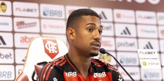Samuel Lino em entrevista coletiva de apresentação no Flamengo - Fotos: Gilvan de Souza/Flamengo