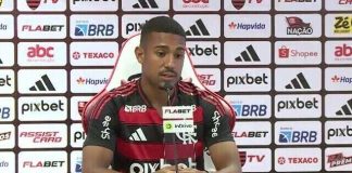 Samuel Lino em entrevista em sua apresentação no Flamengo