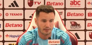 Saúl em entrevista coletiva no Ninho do Urubu