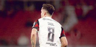 Saúl em campo na vitória do Flamengo sobre o Internacional - FOTO: Adriano Fontes / Flamengo