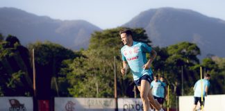 Saúl em treino do Flamengo no Ninho do Urubu - Foto: Adriano Fontes/Flamengo