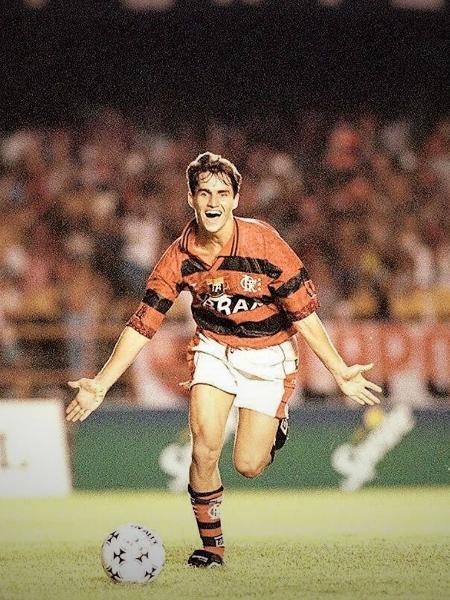 O anjo loiro da Gávea, Sávio, marca o 2º gol do Flamengo na vitória por 2×0 sobre o Vasco, na final da Taça Guanabara de 1996