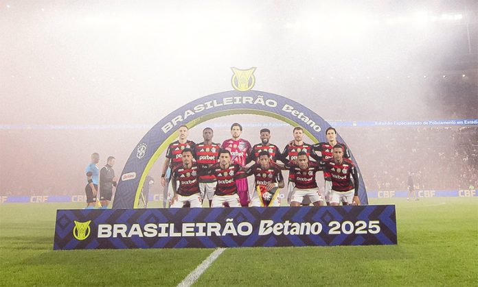 Time do Flamengo posa pra foto antes do jogo contra o Mirassol