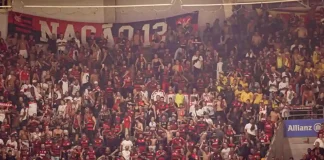 Torcida do Flamengo presente no Allianz Parque na vitória sobre o Palmeiras