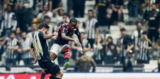 Wallace Yan em campo pelo Flamengo