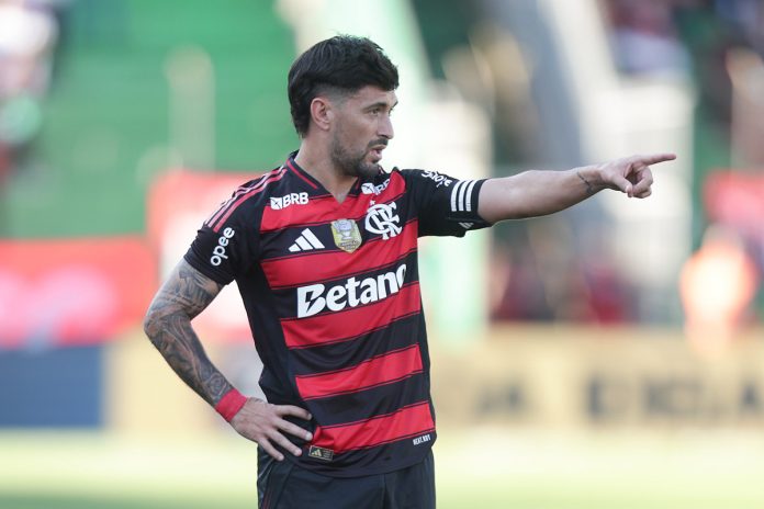 Arrascaeta em campo pelo Flamengo contra o Juventude - FOTO: Gilvan de Souza / Flamengo