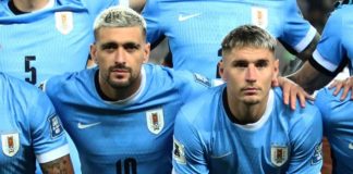 Arrascaeta e Varela em campo pela seleção do Uruguai