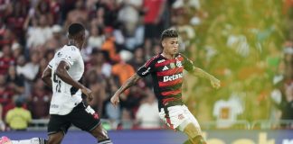 Carrascal em campo pelo Flamengo no empate contra o Vasco - FOTO: Gilvan de Souza / Flamengo