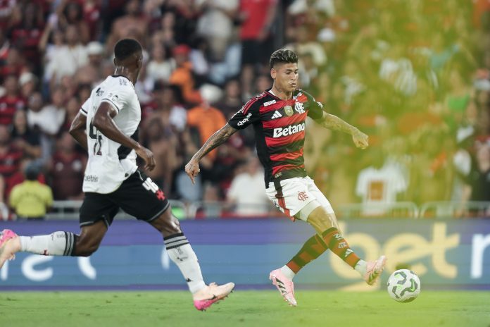 Carrascal em campo pelo Flamengo no empate contra o Vasco - FOTO: Gilvan de Souza / Flamengo